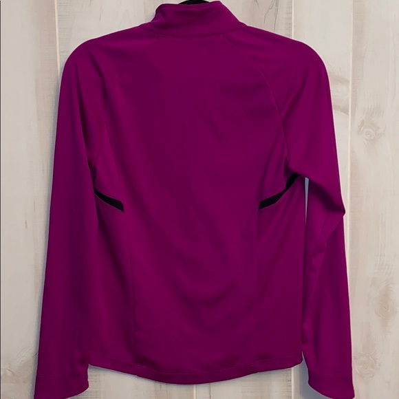 Nike Dri-fit Women’s pullover long sleeve shirt - Picture 3 of 4